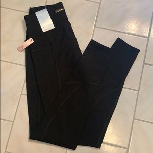 NWT Black Victoria Secret Performace Leggings 🖤